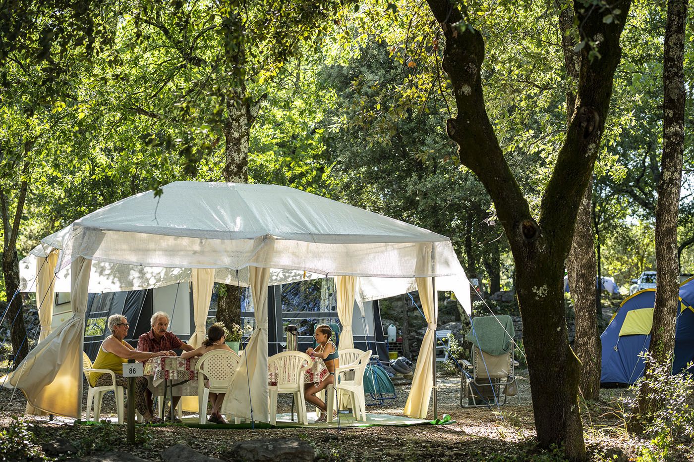 Camping Le Mas de Chavetourte - Les emplacements du camping