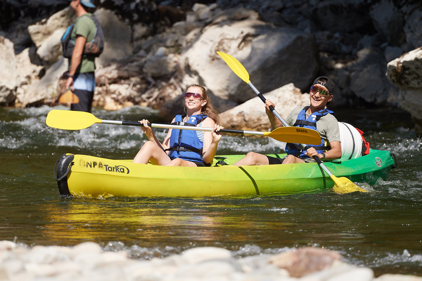 Canoë dans les Gorges de l’Ardèche Canoë dans les Gorges de l'Ardèche